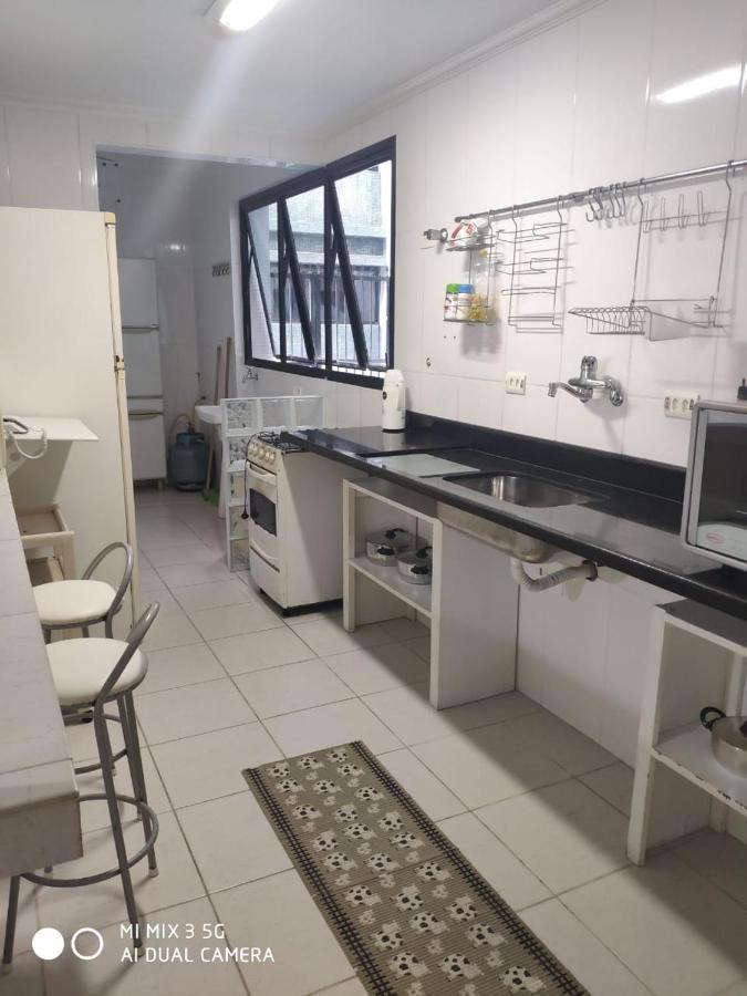 Apartamento Amplo: Praia Próxima em Área Nobre do Guarujá Exterior photo